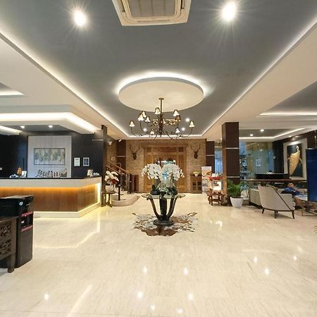 Narita Classic Hotel Surabaya Eksteriør bilde