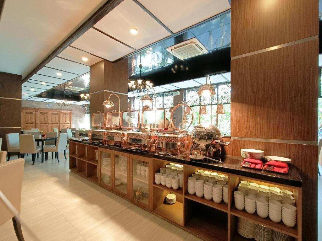 Narita Classic Hotel Surabaya Eksteriør bilde