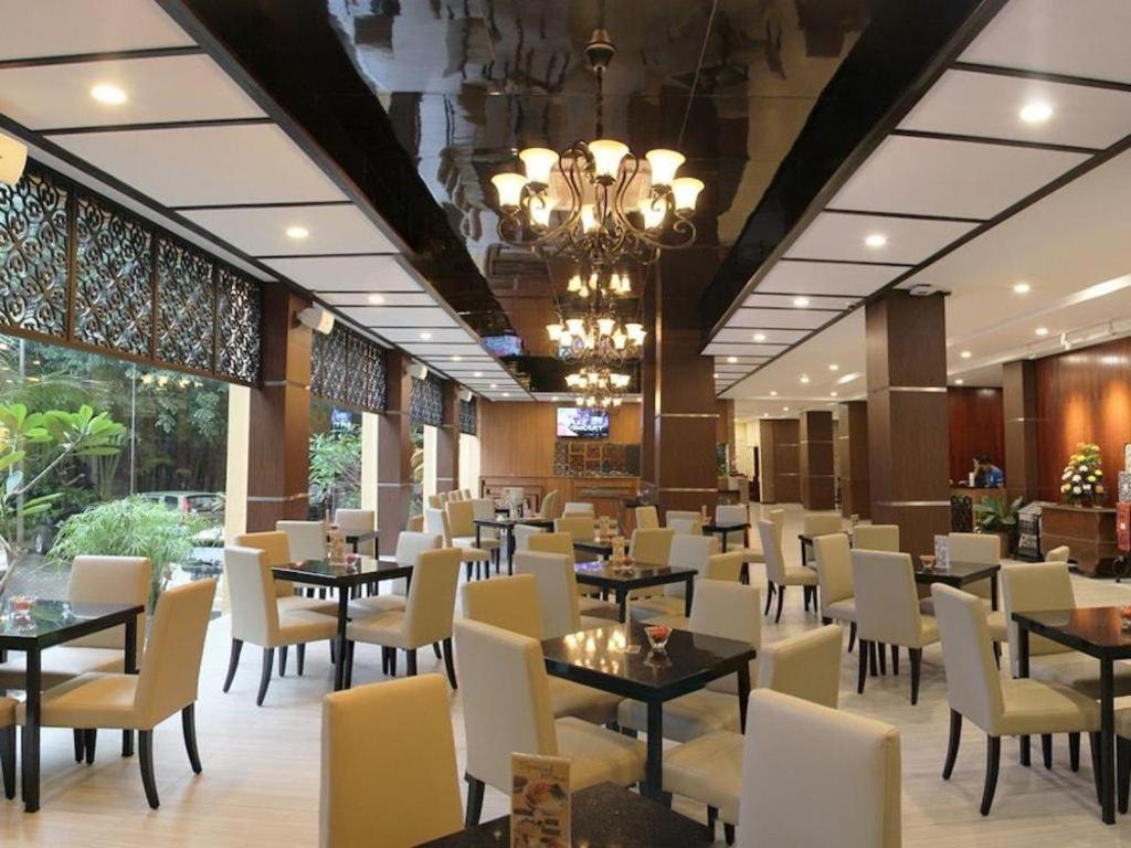 Narita Classic Hotel Surabaya Eksteriør bilde