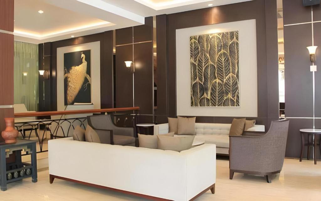 Narita Classic Hotel Surabaya Eksteriør bilde